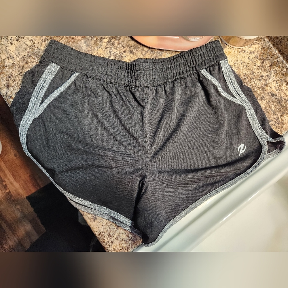 Energy Zone Athletic Shorts - M